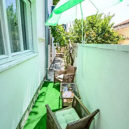 Apartment Family Friendly With A Swimming Pool - 17553 Zadar
